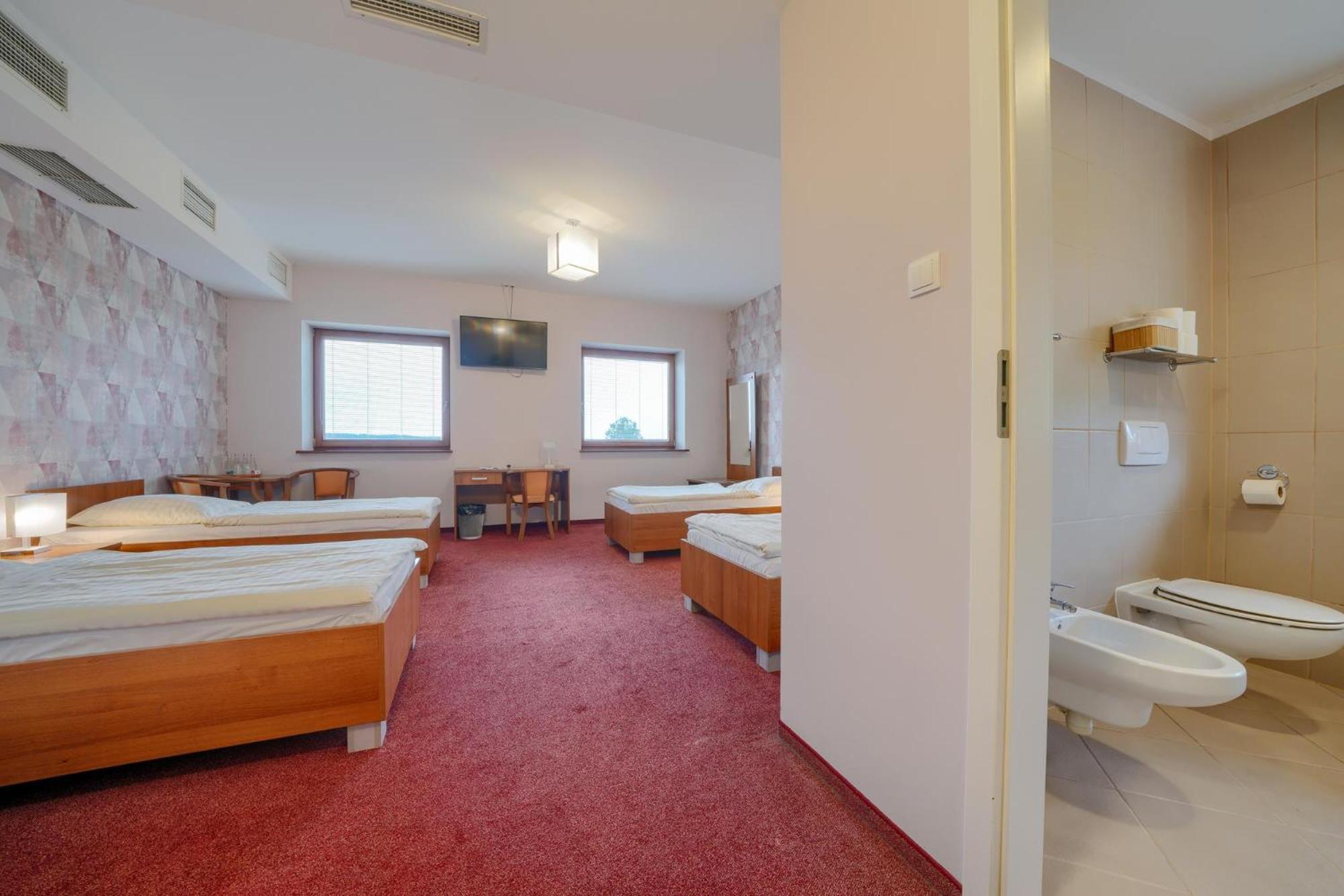 Hotel Aviator Kamien Slaski المظهر الخارجي الصورة